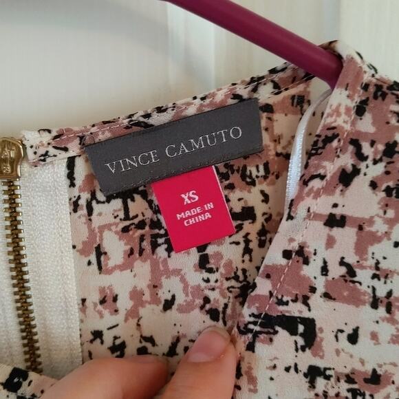 EUC Vince Camuto Top, XS - Picture 3 of 5